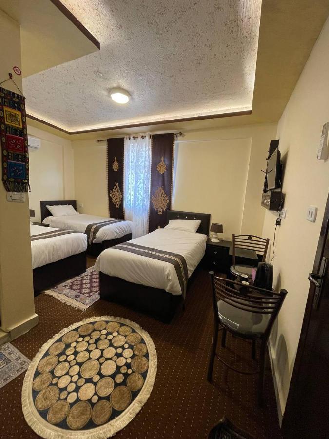 Ad Deir Guesthouse 瓦迪穆萨 外观 照片