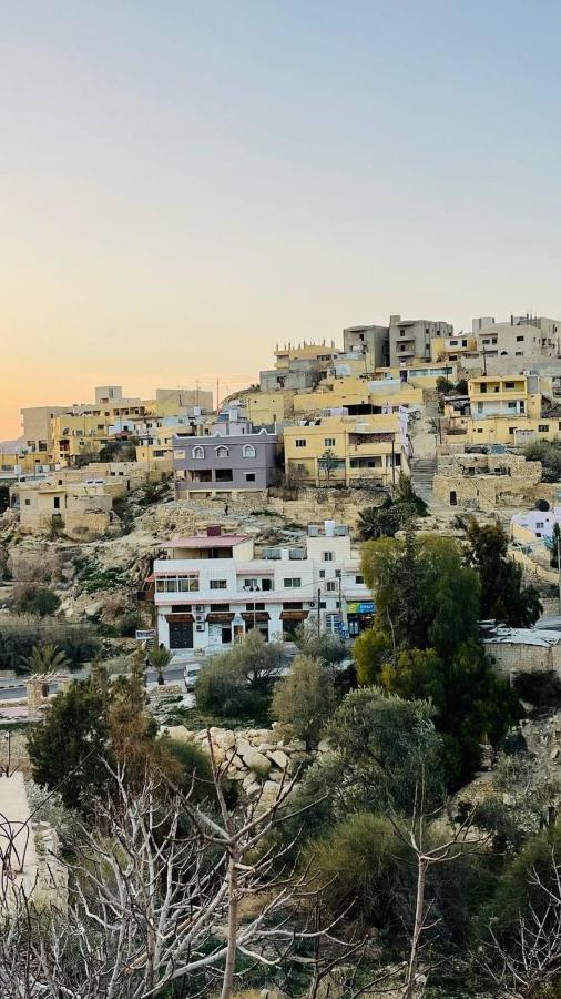 Ad Deir Guesthouse 瓦迪穆萨 外观 照片
