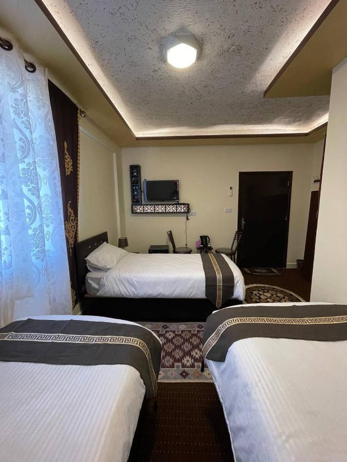 Ad Deir Guesthouse 瓦迪穆萨 外观 照片